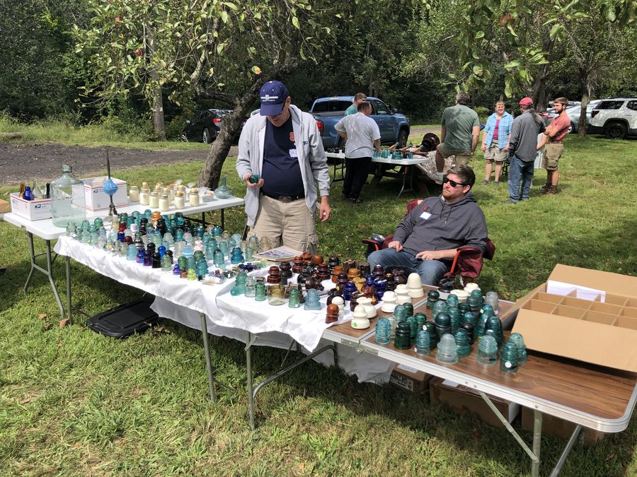 Insulator Shows > Connecticut Yankee Polecat Swap Meet 8