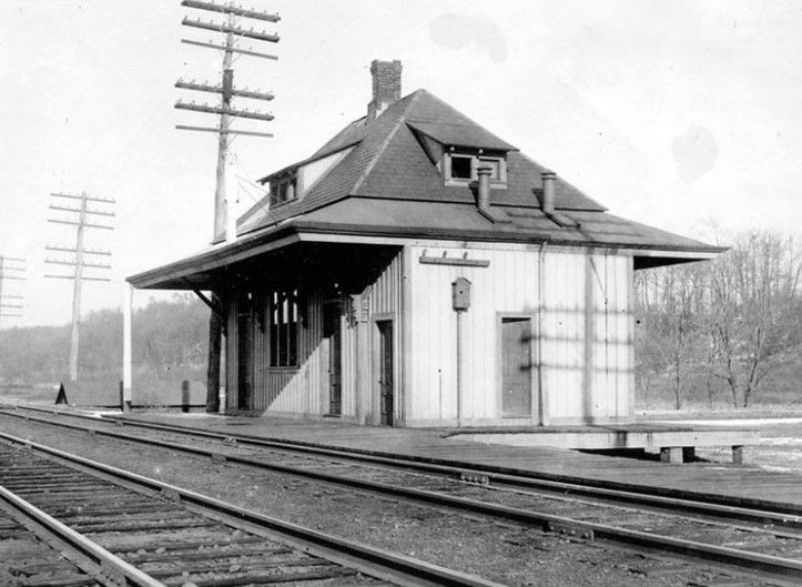 Vintage Photographs > 1898 Longmeadow, Massachusetts Train Depot