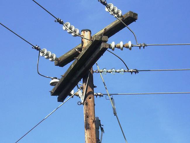 Insulators in Service > Only two left on the line