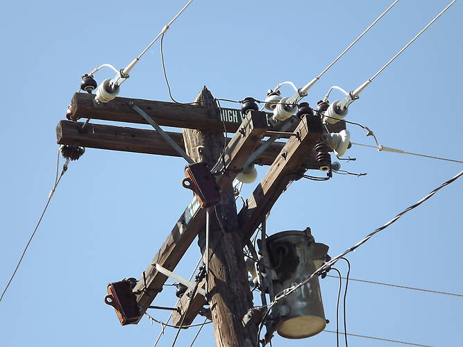 Insulators in Service > Vintage fuse cutouts with High Voltage crossarm ...