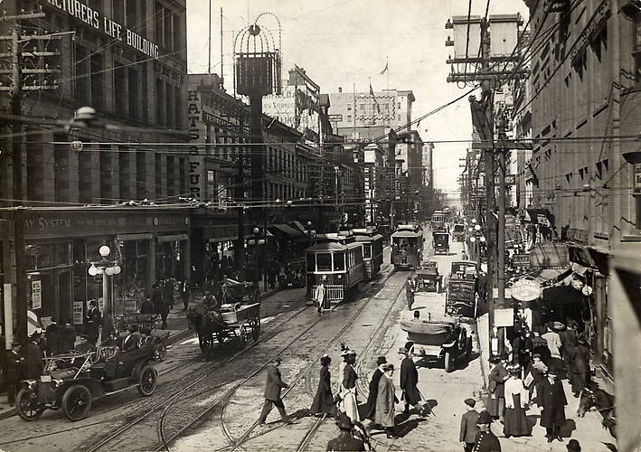 Vintage Photographs > Yonge Street, Toronto, Canada 1912